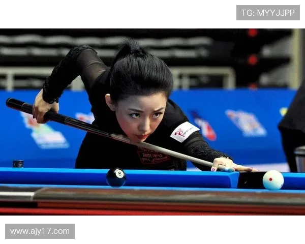 斯诺克女王潘晓婷逐梦绿茵球台展现东方力量与优雅风采
