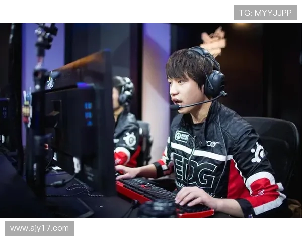 FPX战队盯防策略解析与英雄联盟赛场表现的深度剖析