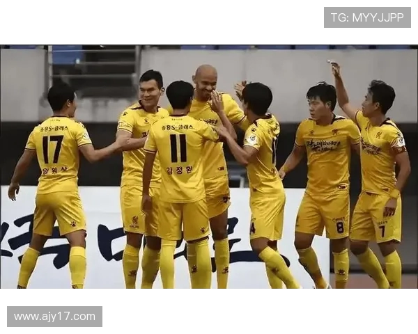 广岛三箭迎战鲁能展开激烈较量期待精彩瞬间与战术博弈